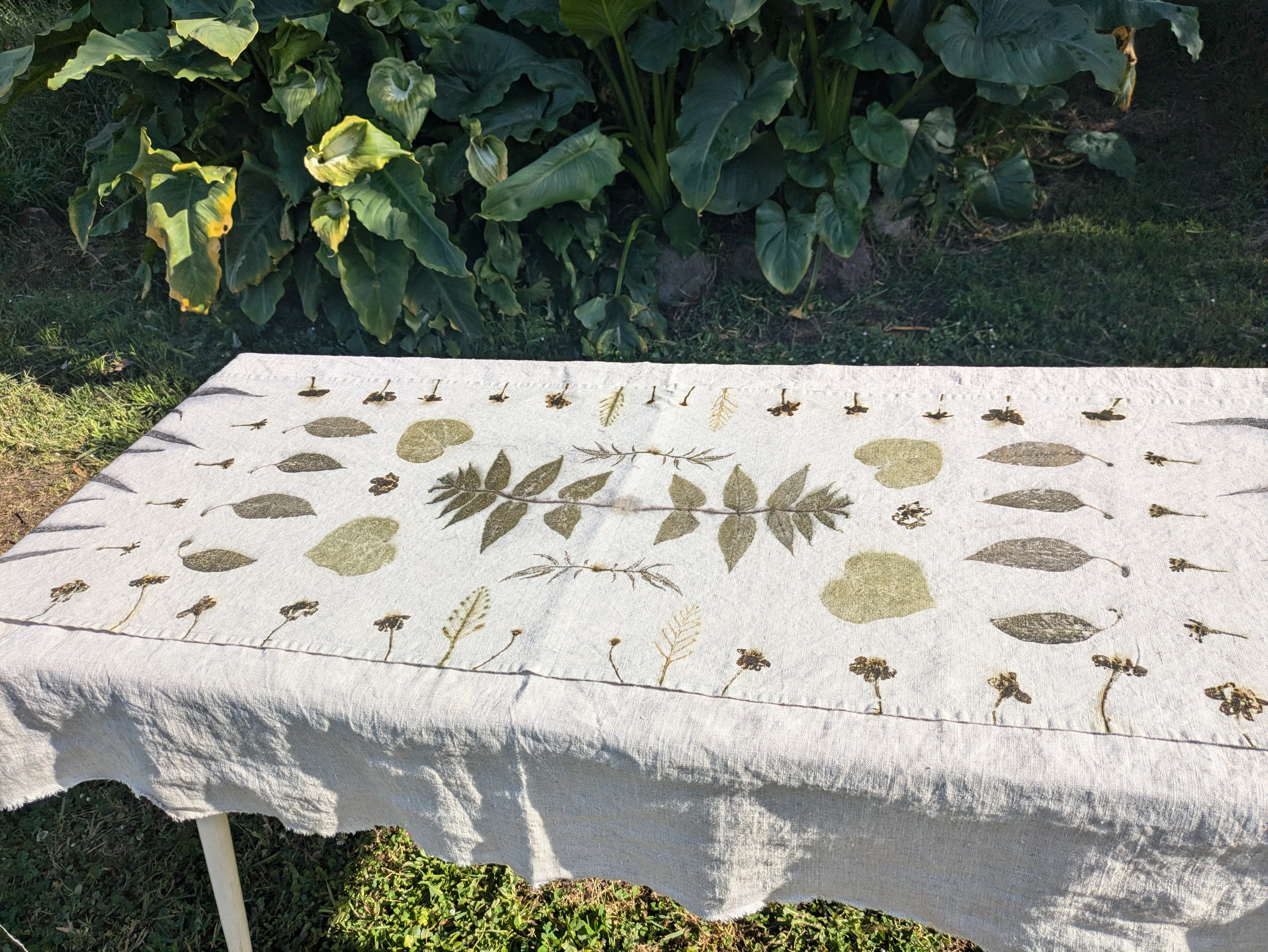 Botanically Printed Linen Table Runner 1