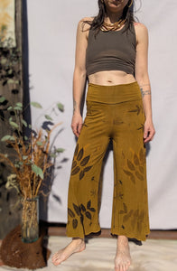 Bamboo 3/4 Yoga Pant in Golden Ochre ~ S/M