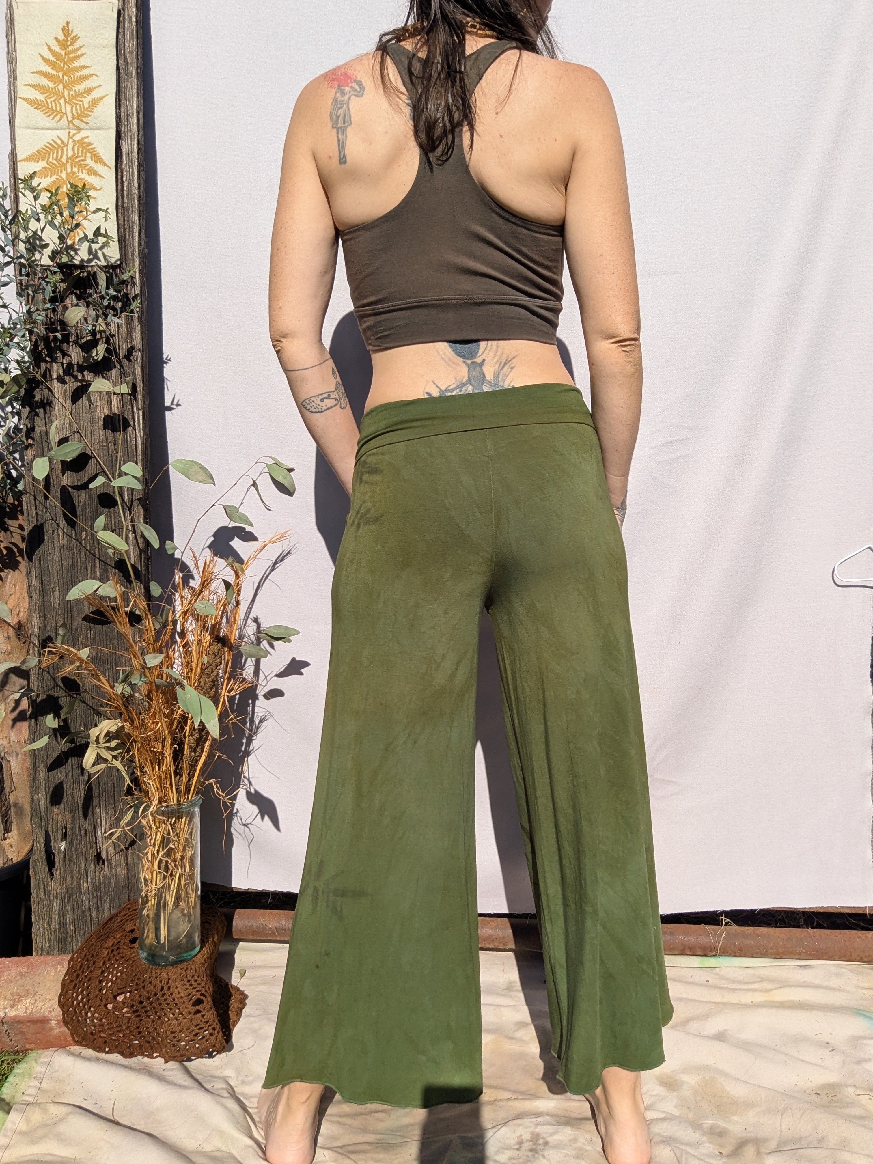 Bamboo Wide Leg 3/4 Yoga Pant in Forest Green ~ S/M