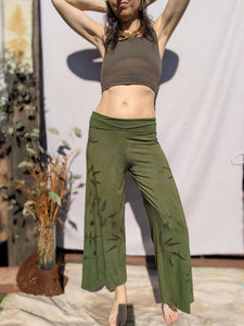 Bamboo Wide Leg 3/4 Yoga Pant in Forest Green ~ S/M