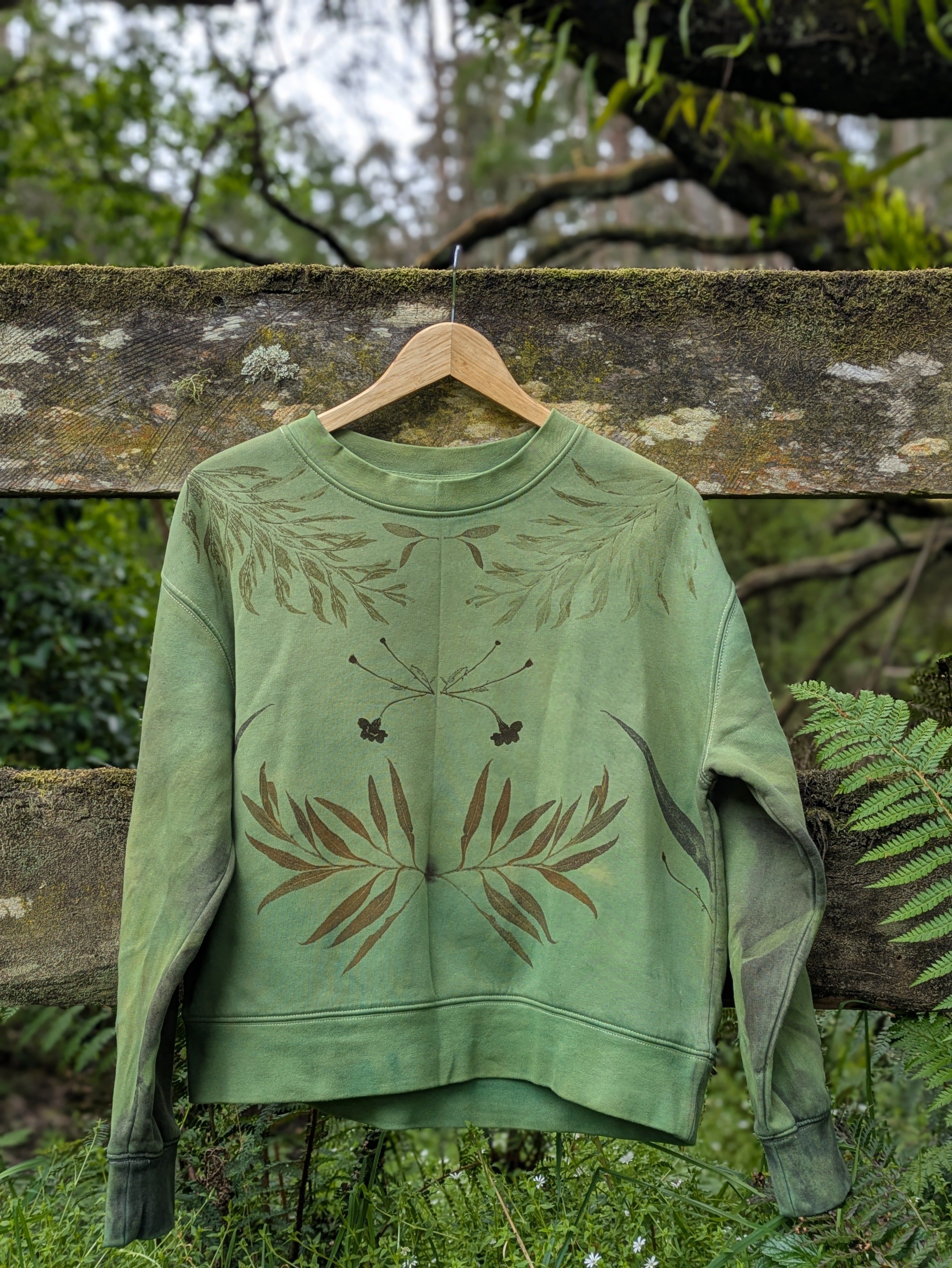 Relaxed Heavy Cropped Sweatshirt ~ S ~ Forest Folk