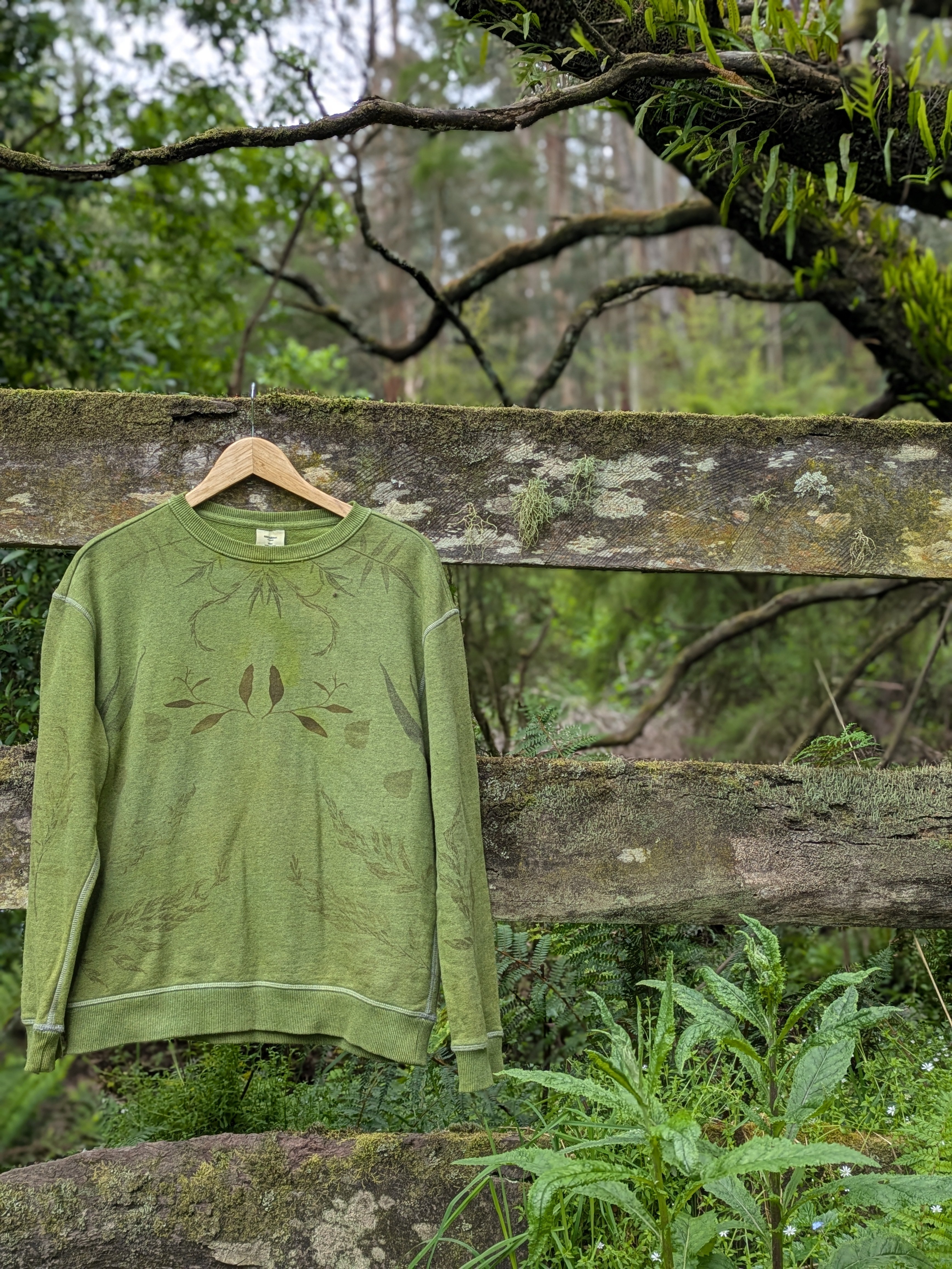 Botanical Cropped Crew ~ M ~ Spring Green ~ 100% Terry Cotton