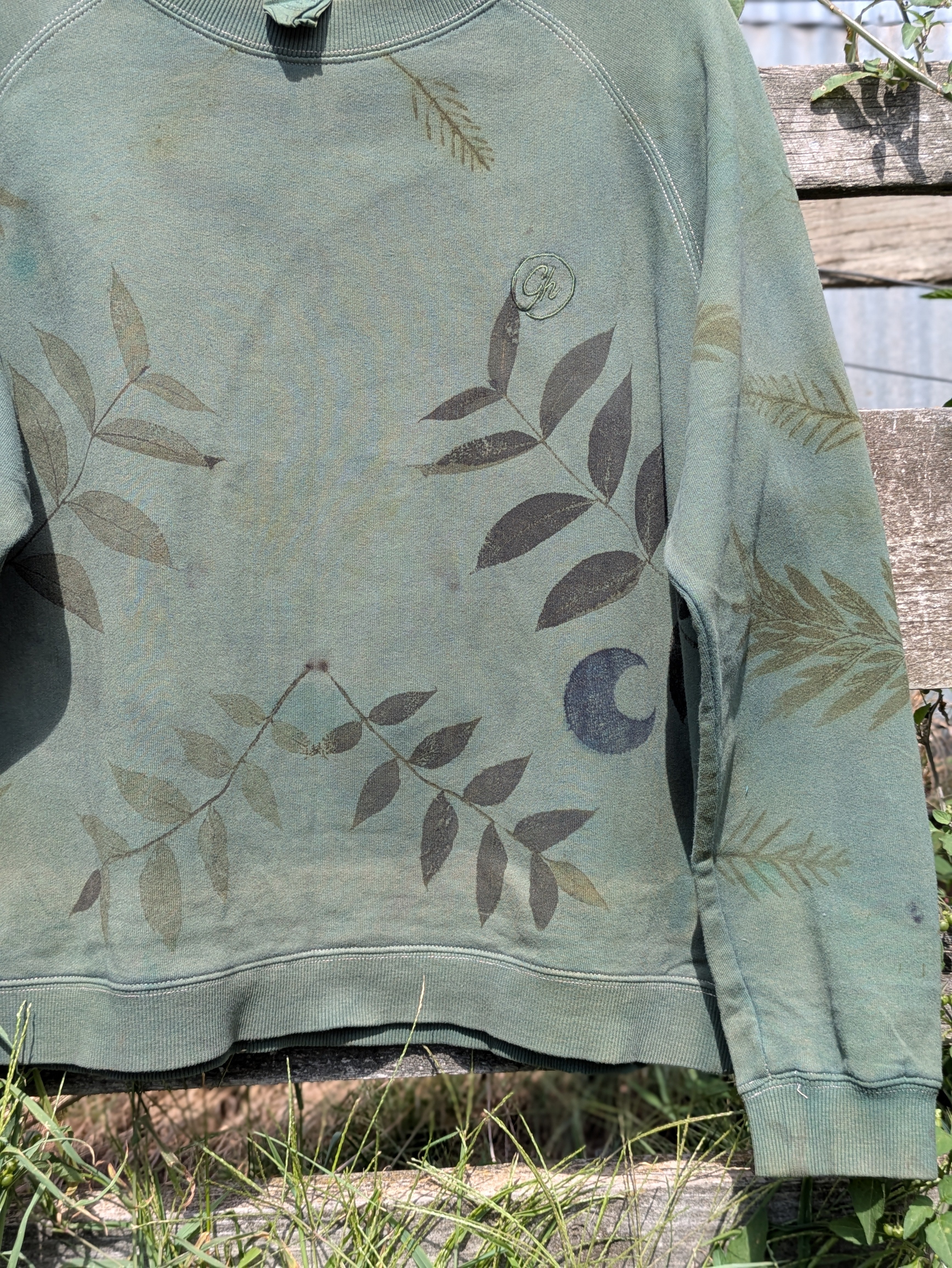 (Upcycled) Botanical Cropped Crew ~ M ~ Green